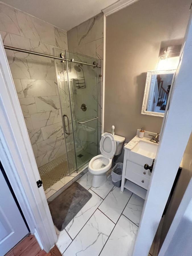 Atlanta Unit 2 Room 3 - Atlanta Bests Kept Secret Private Bedroom & Bathroom エクステリア 写真